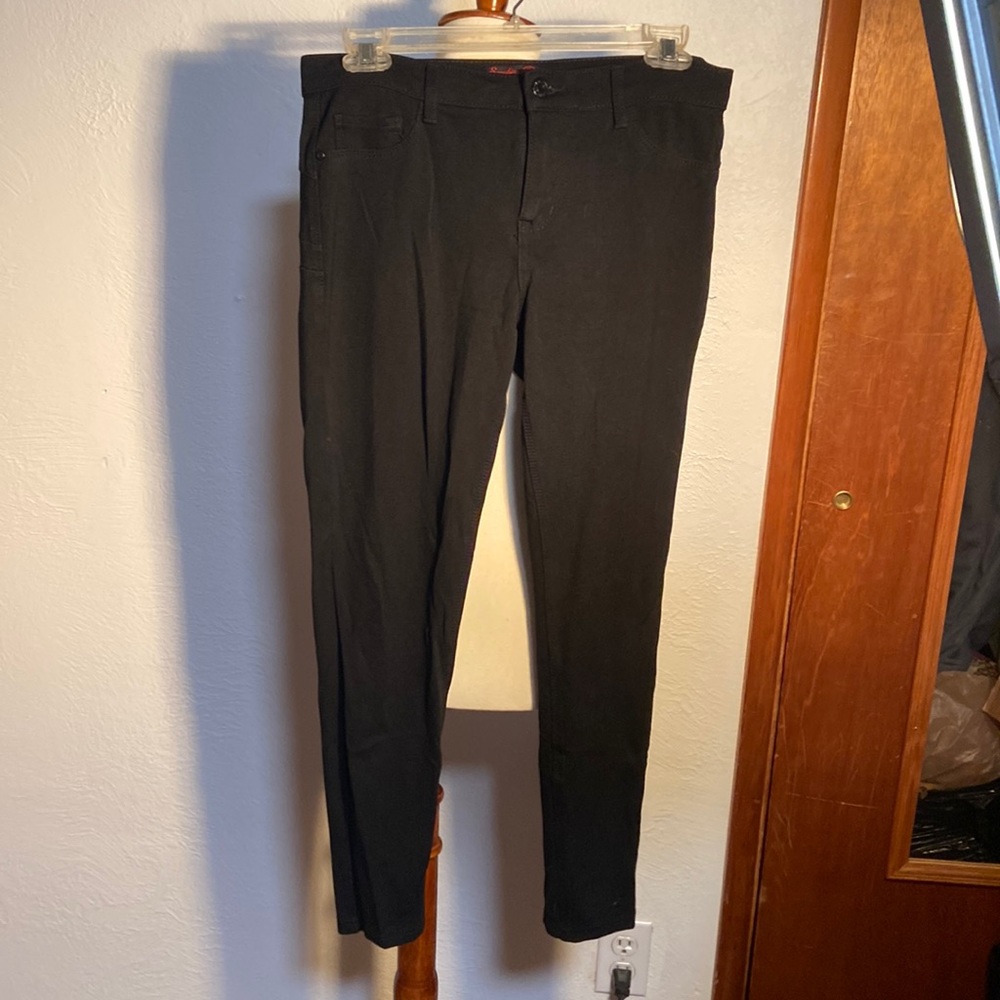 Sapphire Red black jeans